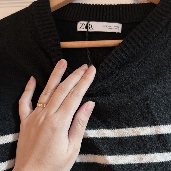 Zara Black and White Striped Sweater - Picture 2 of 4